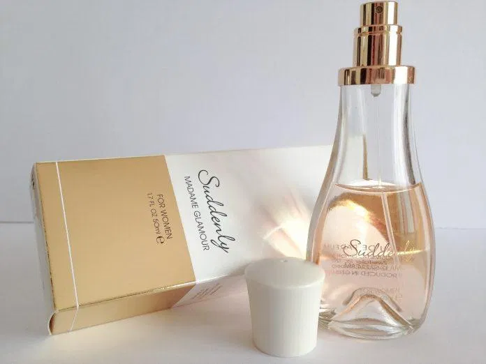 Nước hoa Suddenly là bản dupe hoàn hảo của Chanel Coco (Nguồn: Internet) Nước hoa Suddenly là bản dupe hoàn hảo của Chanel Coco (Nguồn: Internet)