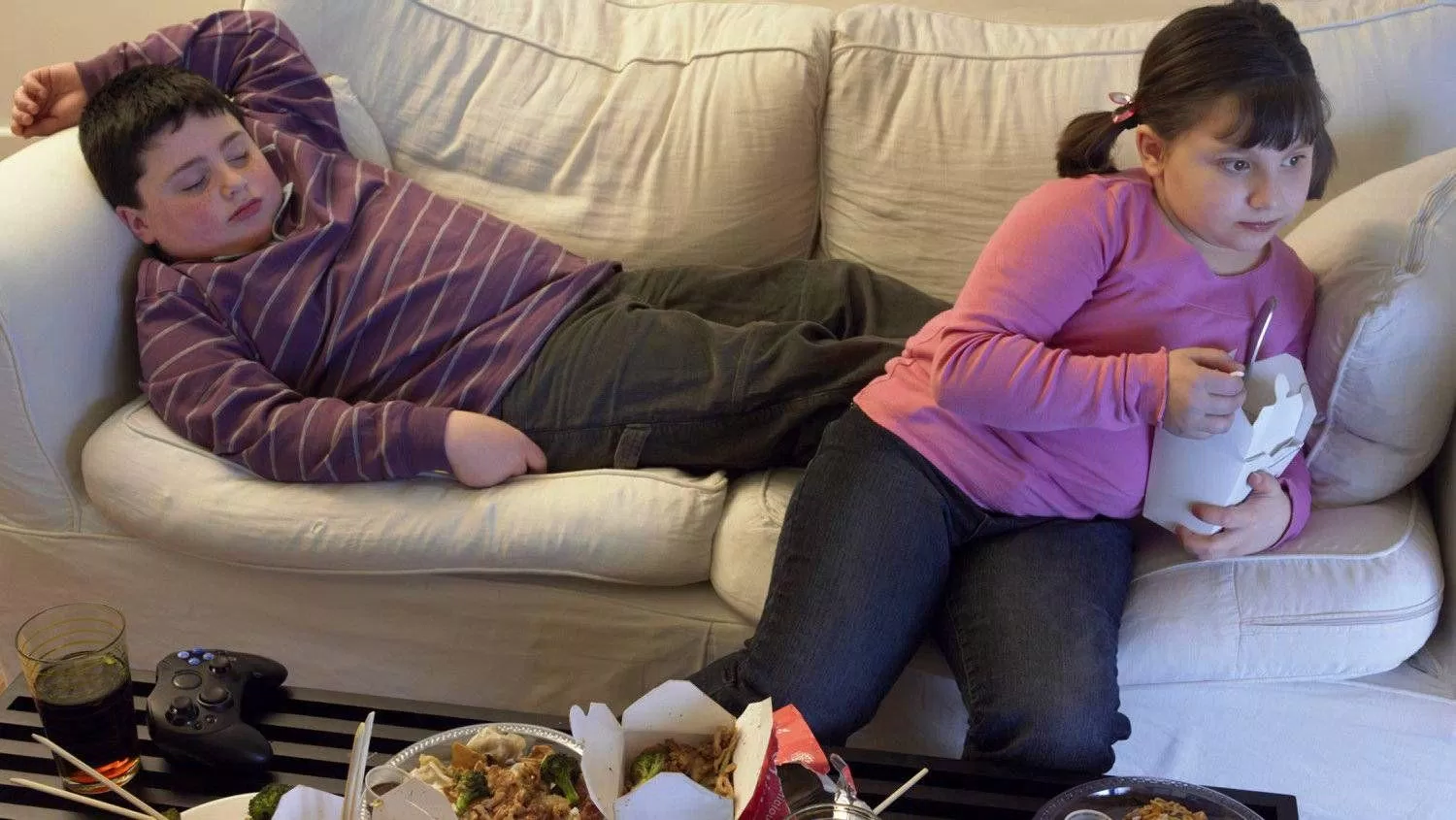 Đại dịch làm cho trẻ em dễ bị tăng cân (Ảnh: Internet). Đại dịch làm cho trẻ em dễ bị tăng cân (Ảnh: Internet).