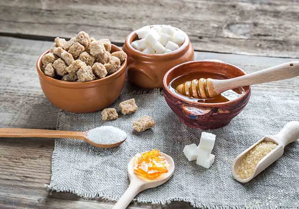Đường và mật ong có công dụng tẩy da chết (Nguồn: Internet)