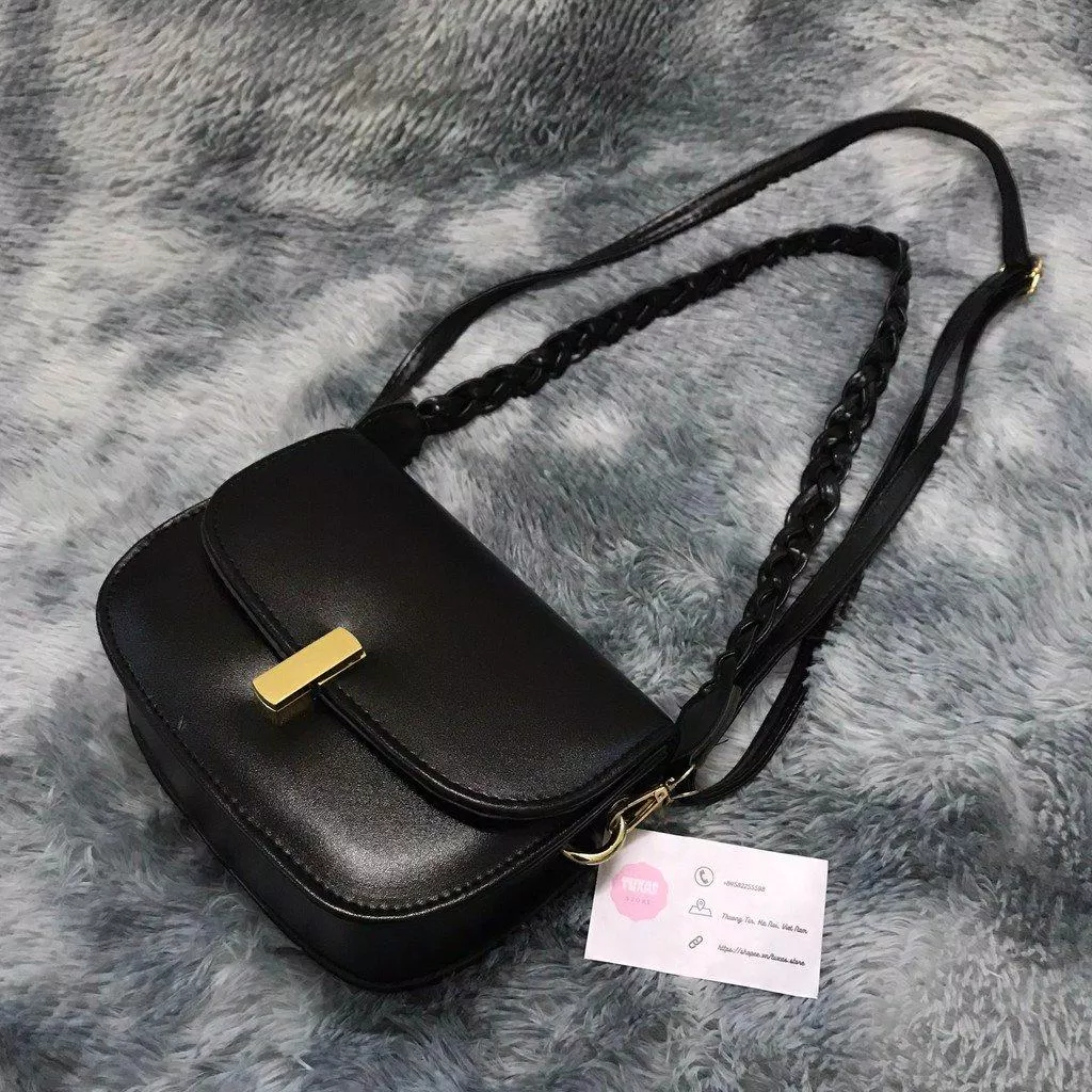 Túi da màu đen có thể điều chỉnh dây đen có thể phối cùng rất nhiều lại quần áo (ảnh: internet) Túi da màu đen có thể điều chỉnh dây đen có thể phối cùng rất nhiều lại quần áo (ảnh: internet)