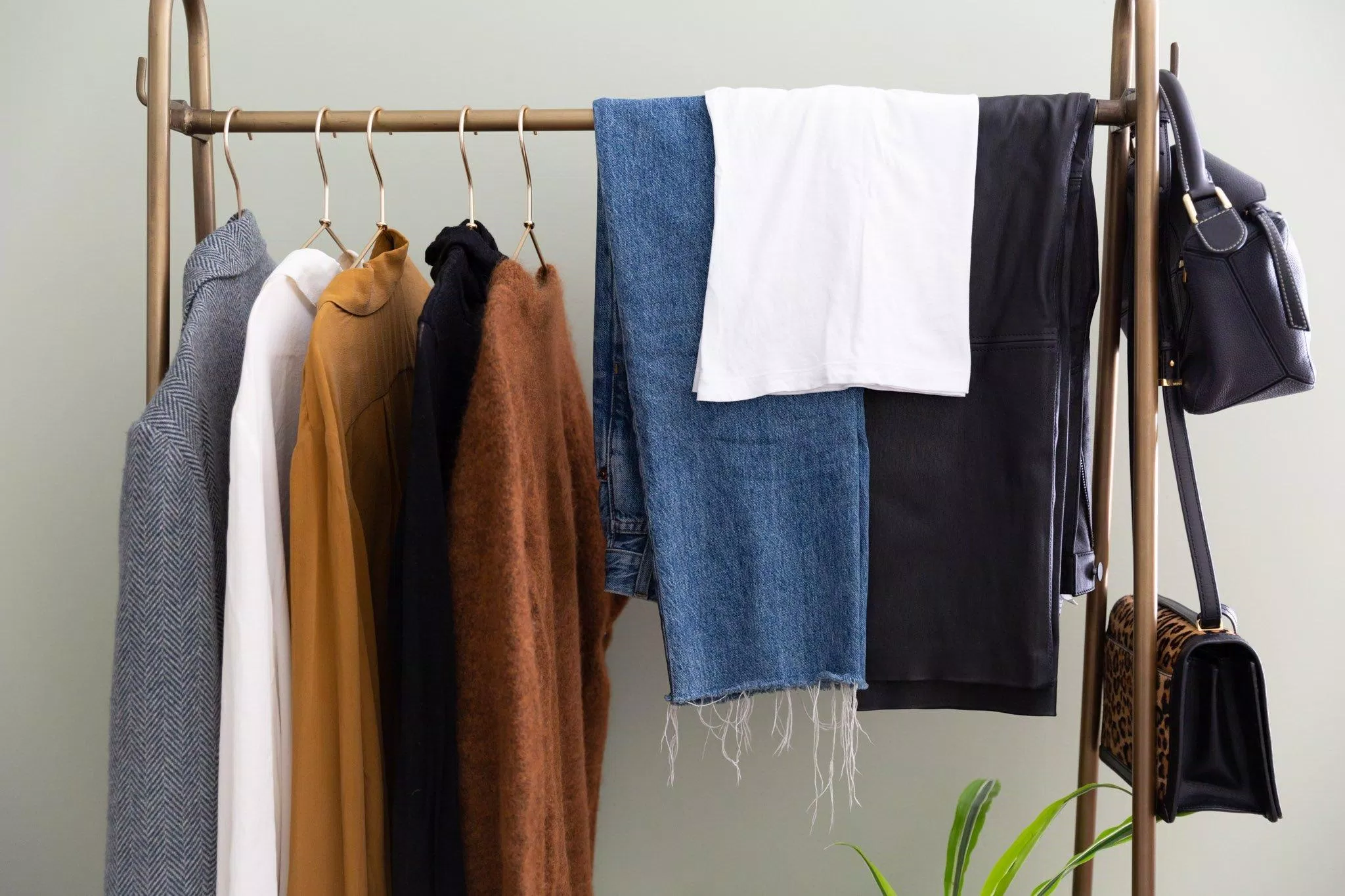 Tủ đồ Capsule Wardrobe gồm những item cơ bản mà lại cực đẹp (ảnh: internet) Tủ đồ Capsule Wardrobe gồm những item cơ bản mà lại cực đẹp (ảnh: internet)
