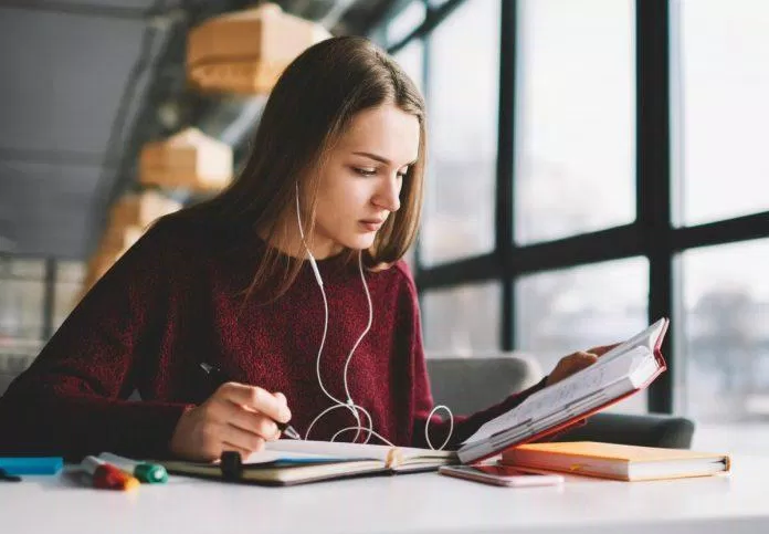 Đầu tư học ngoại ngữ là một trong những đầu tư khôn ngoan (Nguồn: Internet). Đầu tư học ngoại ngữ là một trong những đầu tư khôn ngoan (Nguồn: Internet).