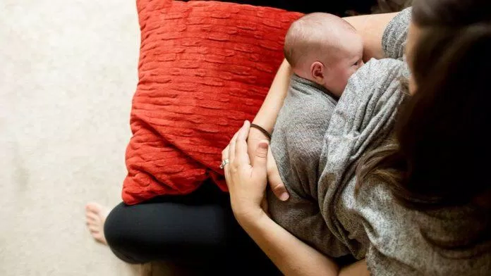 Trong nhiều nghiên cứu về các bà mẹ được tiêm chủng, các kháng thể đã được tìm thấy trong máu cuống rốn của trẻ sơ sinh và trong sữa mẹ. (Ảnh: Internet) Trong nhiều nghiên cứu về các bà mẹ được tiêm chủng, các kháng thể đã được tìm thấy trong máu cuống rốn của trẻ sơ sinh và trong sữa mẹ. (Ảnh: Internet)
