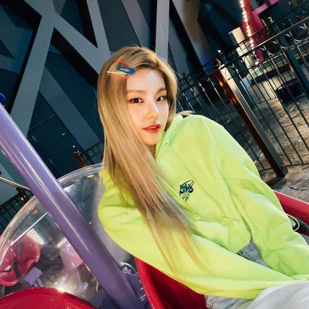 Yeji (ITZY) nữ thần tượng K-Pop tỏa ra năng lượng "bạn gái cool ngầu". (Nguồn: Internet)