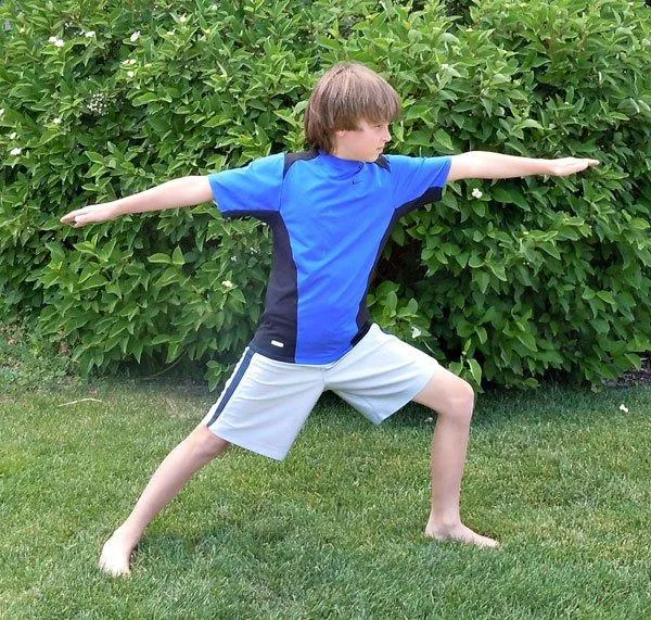 Tư thế chiến binh 2 (Ảnh Internet)