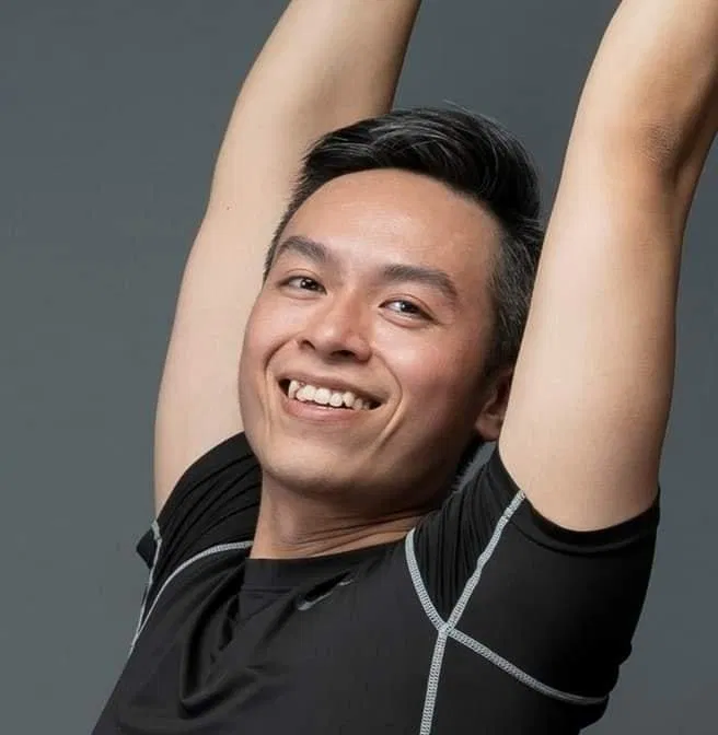 Brian - nam giáo viên trẻ trung đem đến nguồn năng lượng tích cực cũng như các bài tập yoga hiệu quả. (ảnh: Internet)