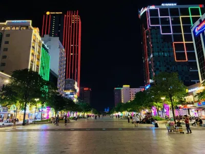 Phố đi bộ Nguyễn Huệ về đêm (Nguồn: Internet). Phố đi bộ Nguyễn Huệ về đêm (Nguồn: Internet).