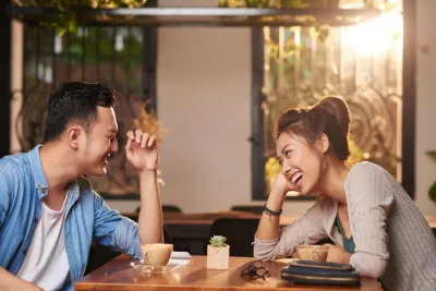 Trò chuyện để ta hiểu nhau hơn (Nguồn: Internet). Trò chuyện để ta hiểu nhau hơn (Nguồn: Internet).
