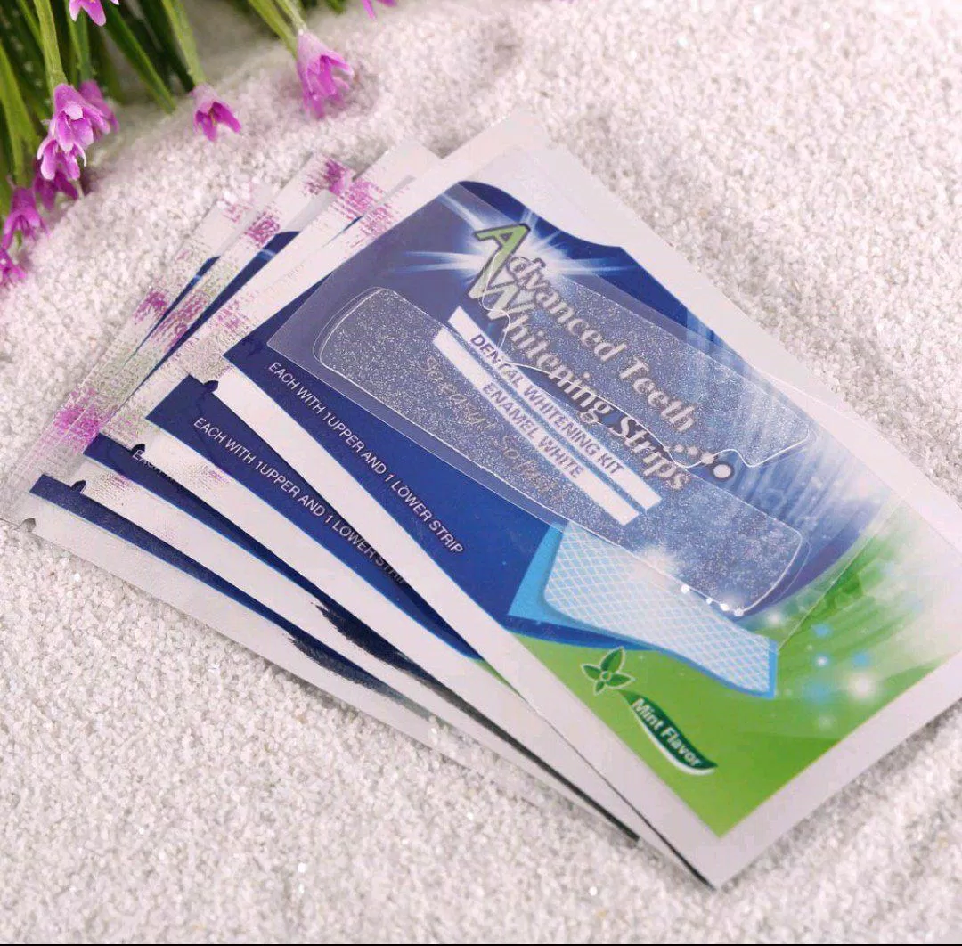 Miếng dán trắng răng Advanced Teeth Whitening Strips (ảnh: internet)