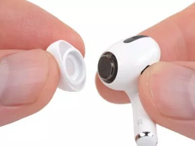 AirPods Pro có chóp silicon (Ảnh: Internet). AirPods Pro có chóp silicon (Ảnh: Internet).