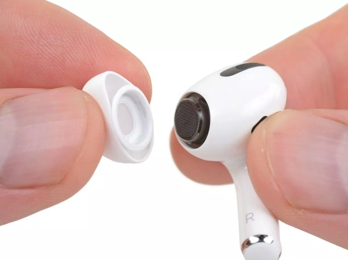 AirPods Pro có chóp silicon (Ảnh: Internet).