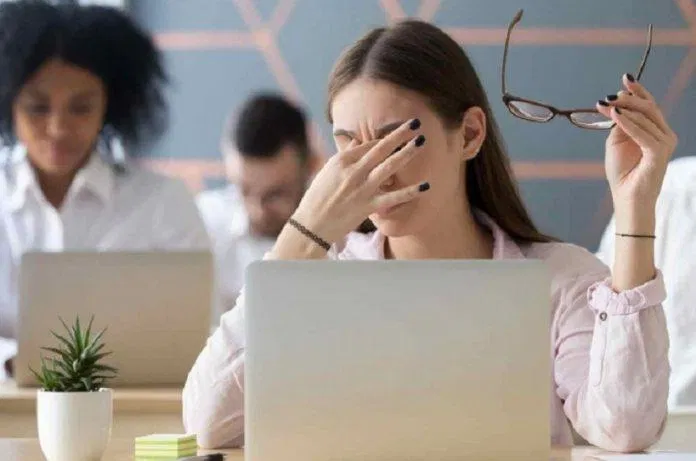 175 7 thói quen xấu gây hại cho thị lực: Dừng lại ngay nếu bạn không muốn mắt mình mờ dần đi mới nhất 11 Ảnh: Internet