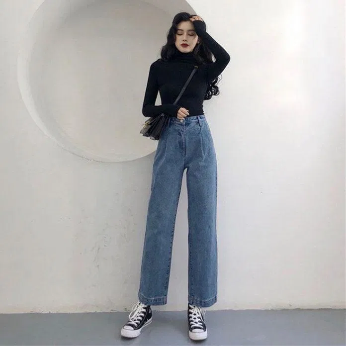 Thời thượng khi mix cùng jeans ống thẳng (Nguồn: Internet)