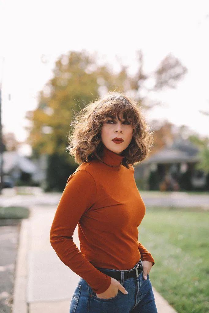 Áo cổ lọ màu cam (Nguồn: Internet)