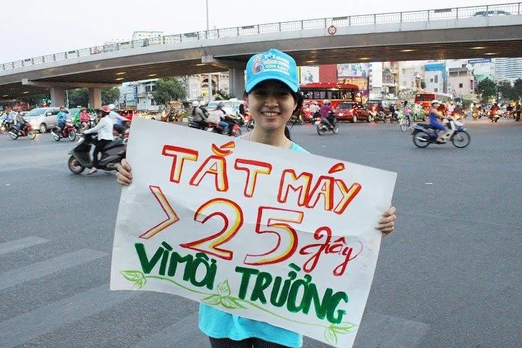 Nên tắt máy xe nếu đợi trên 25 giây (Nguồn: Internet).