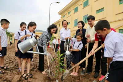Trồng thêm cây là việc làm cần thiết (Nguồn: Internet). Trồng thêm cây là việc làm cần thiết (Nguồn: Internet).