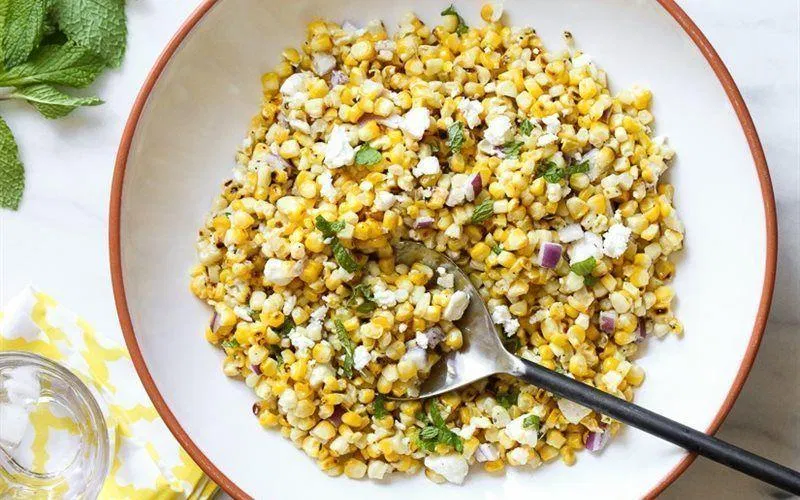 Salad với ngô - bắp (Ảnh: Internet). Salad với ngô - bắp (Ảnh: Internet).