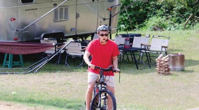 RM đạp xe đạp (Nguồn: Internet).
