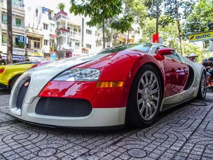 Bugatti Veyron biển số 51A. 289.88 của Minh Nhựa (Nguồn: Internet).
