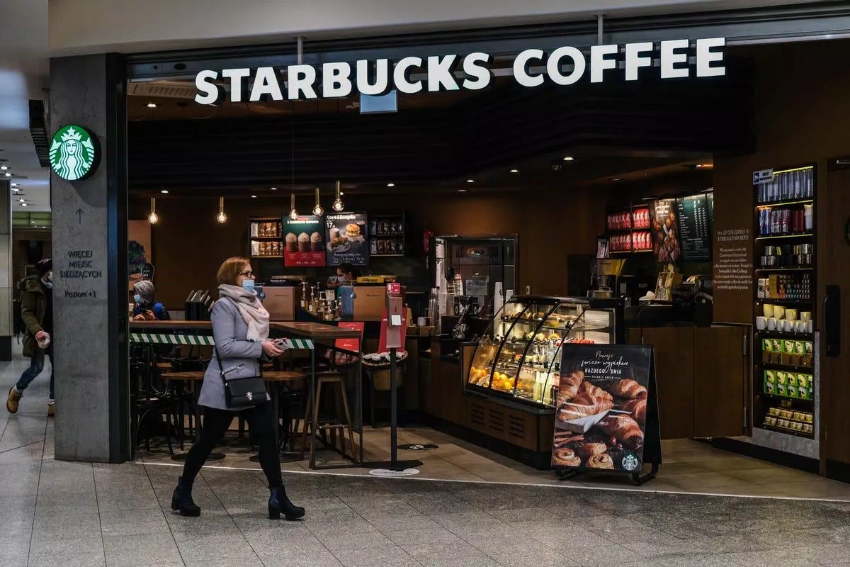 Cà phê Starbucks luôn là lựa chọn số một của giới trẻ, tại vì sao? cà phê cà phê starbucks Cà phê Starbucks luôn là lựa chọn số một của giới trẻ chất lượng chuyên nghiệp điểm khác biệt giới trẻ lịch sử lịch sử hình thành món ăn nổi bật quán cà phê starbucks Sứ mệnh thiết kế thực đơn thức uống