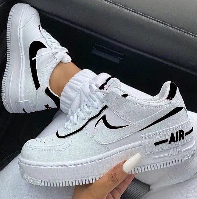 Giày Sneaker nike cổ trung (Nguồn: Internet)
