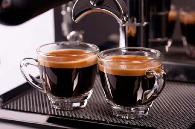 Cà phê espresso cần có máy pha chuyên dụng (Ảnh: Internet). Cà phê espresso cần có máy pha chuyên dụng (Ảnh: Internet).