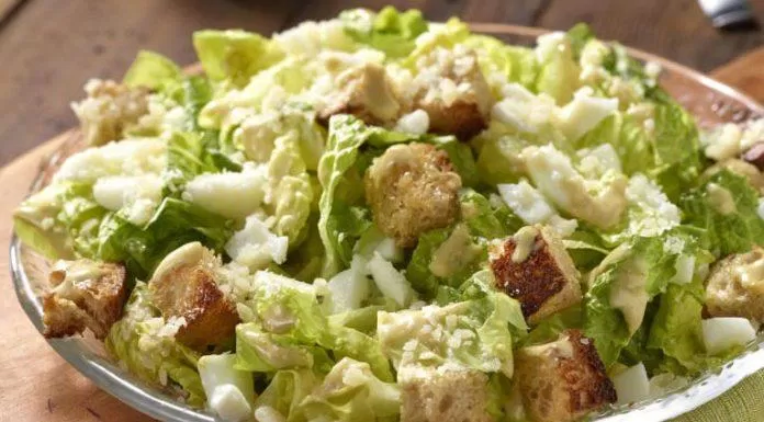 Salad Caesar (Nguồn: Internet)