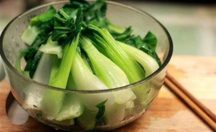 167 Học cách làm nấm tuyết xào chay đổi vị cho cả nhà mới nhất 4 Bước 1: Chuẩn bị phần bắp cải (Nguồn: Internet)
