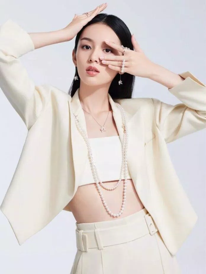 Những shoot ảnh chụp cho nhãn hàng bộc lộ khí chất độc đáo của mỹ nhân 9X (Nguồn: Internet). Những shoot ảnh chụp cho nhãn hàng bộc lộ khí chất độc đáo của mỹ nhân 9X (Nguồn: Internet).