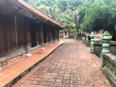 Chùa Song Ngư trên đảo. (Ảnh: Internet) Chùa Song Ngư trên đảo. (Ảnh: Internet)
