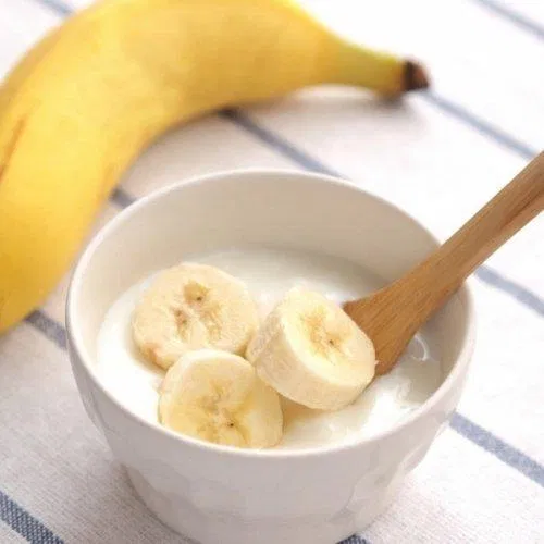 Chuối và sữa chua là những nguyên liệu tốt cho sức khỏe (Ảnh: Internet). Chuối và sữa chua là những nguyên liệu tốt cho sức khỏe (Ảnh: Internet).