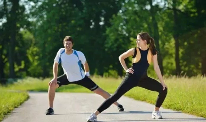 Nên khởi động kỹ trước khi tập luyện để hạn chế chấn thương (Ảnh: Internet). Nên khởi động kỹ trước khi tập luyện để hạn chế chấn thương (Ảnh: Internet).