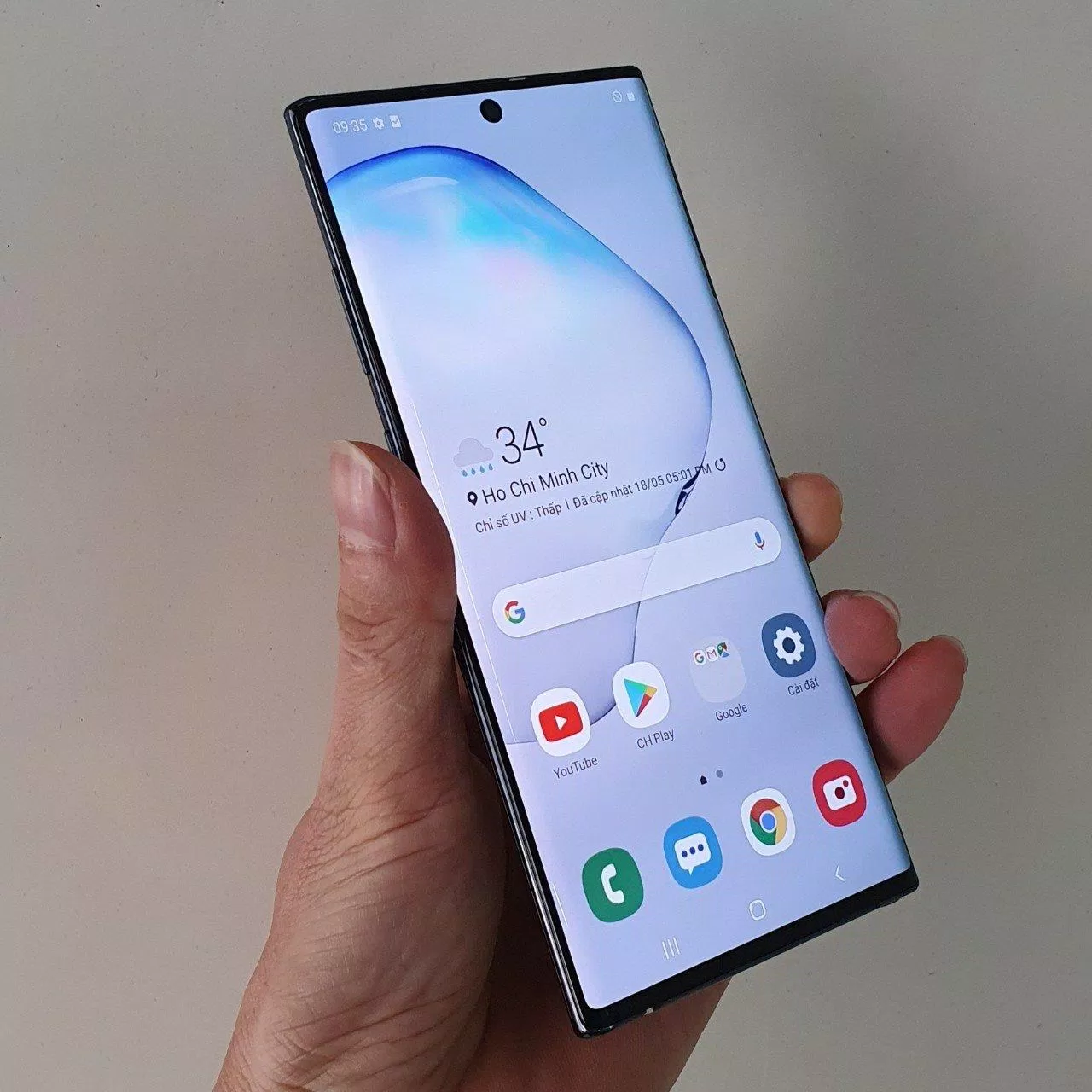 Galaxy Note 10+ với màn hình 6,8 inch (Nguồn: Internet).