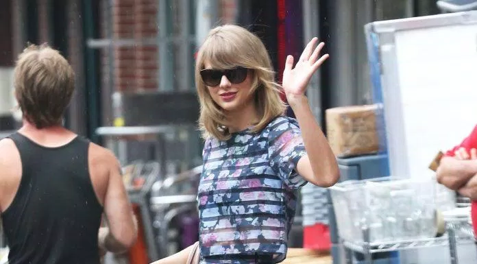 Taylor Swift trong bộ outfit của H&M (Nguồn: Internet)