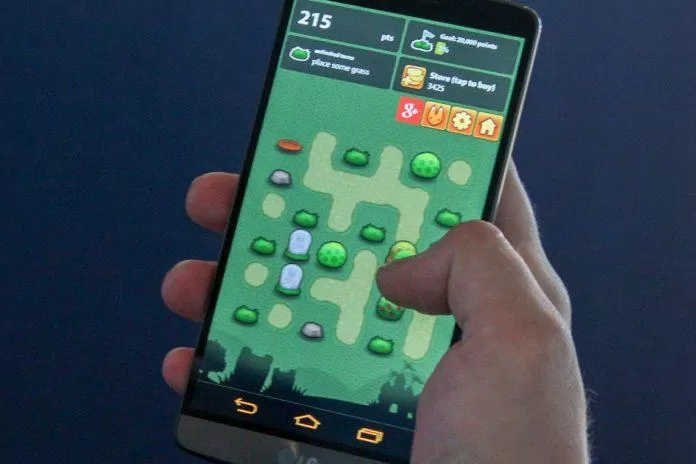 Bạn có thích chơi game một tay trên điện thoại? (Ảnh: Internet).