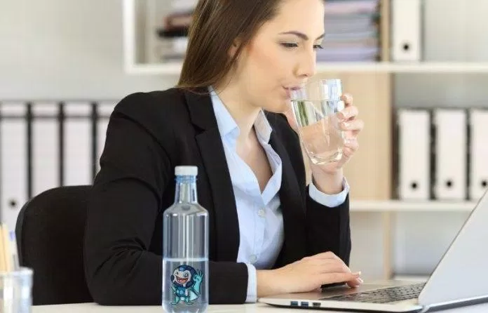 Uống nước giúp bạn đẹp da, đẹp dáng và giảm cân (Ảnh: Internet). Uống nước giúp bạn đẹp da, đẹp dáng và giảm cân (Ảnh: Internet).