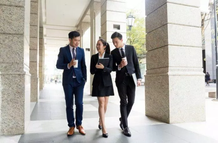 Tranh thủ tận dụng quãng thời gian từ chỗ để xe đến văn phòng để vận động cơ thể (Ảnh: Internet). Tranh thủ tận dụng quãng thời gian từ chỗ để xe đến văn phòng để vận động cơ thể (Ảnh: Internet).