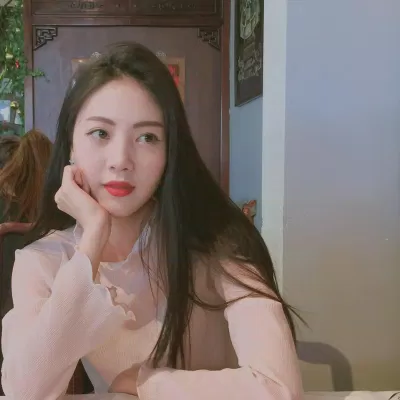 Mái tóc đen dài óng ả của Vũ Ngọc Châm (Nguồn ảnh: Internet). Mái tóc đen dài óng ả của Vũ Ngọc Châm (Nguồn ảnh: Internet).