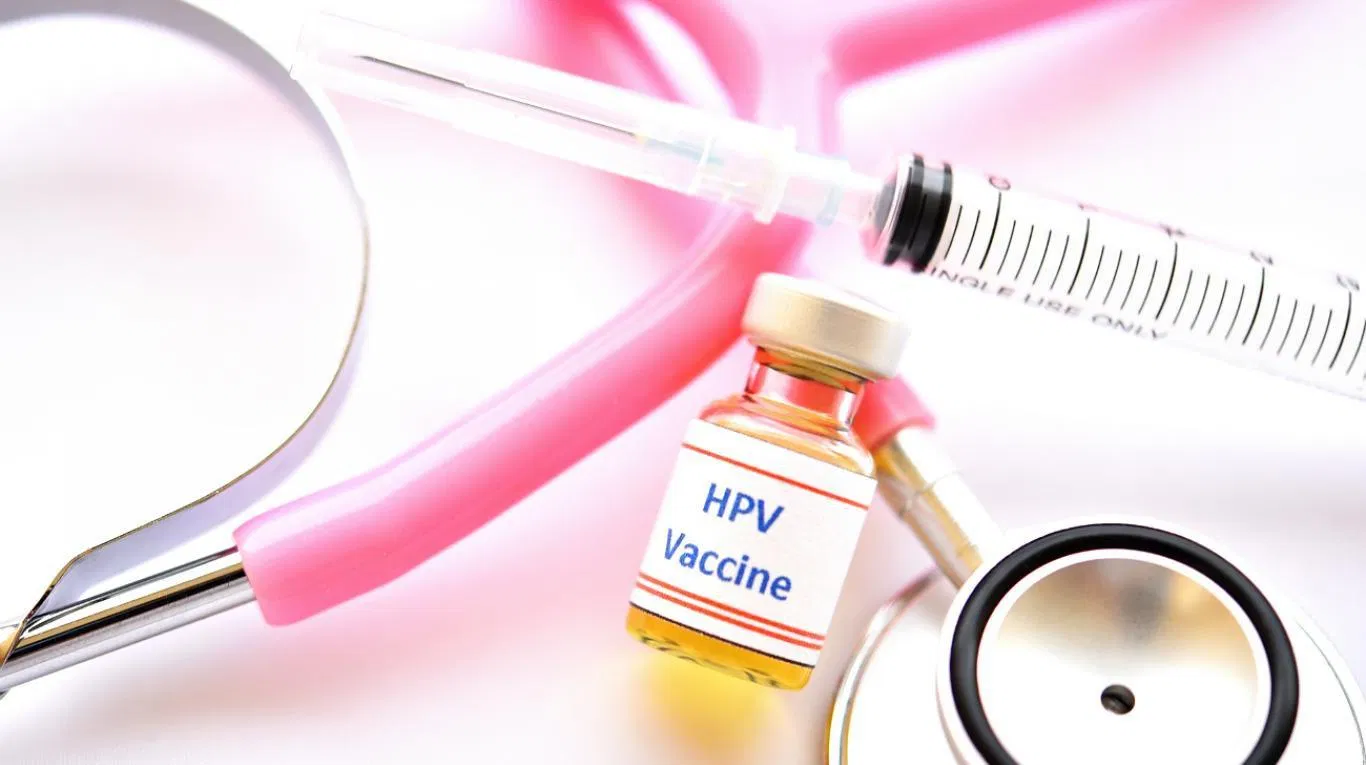 Hãy tiêm HPV để phòng ngừa ung thư cổ tử cung (Nguồn: Internet). Hãy tiêm HPV để phòng ngừa ung thư cổ tử cung (Nguồn: Internet).