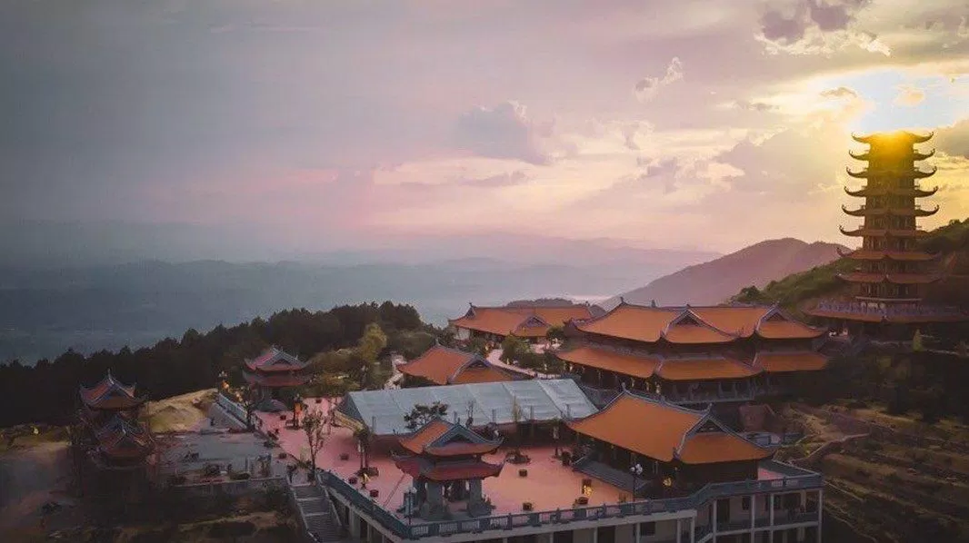 Hoàng hôn ở chùa Đai Tuệ. (Ảnh: Internet) Hoàng hôn ở chùa Đai Tuệ. (Ảnh: Internet)