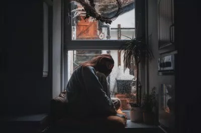 Điều trị hội chứng sợ đám đông thường bao gồm kết hợp các phương pháp khác nhau (Ảnh: Internet) Điều trị hội chứng sợ đám đông thường bao gồm kết hợp các phương pháp khác nhau (Ảnh: Internet)
