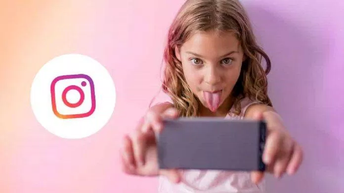 Có nên cho trẻ sử dụng mạng xã hội quá sớm? (Ảnh: Internet). Có nên cho trẻ sử dụng mạng xã hội quá sớm? (Ảnh: Internet).