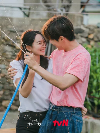 Hometown cha cha cha giữ vị trí số 1 trong danh sách phim truyền hình hấp dẫn nhất. (Ảnh: Internt)