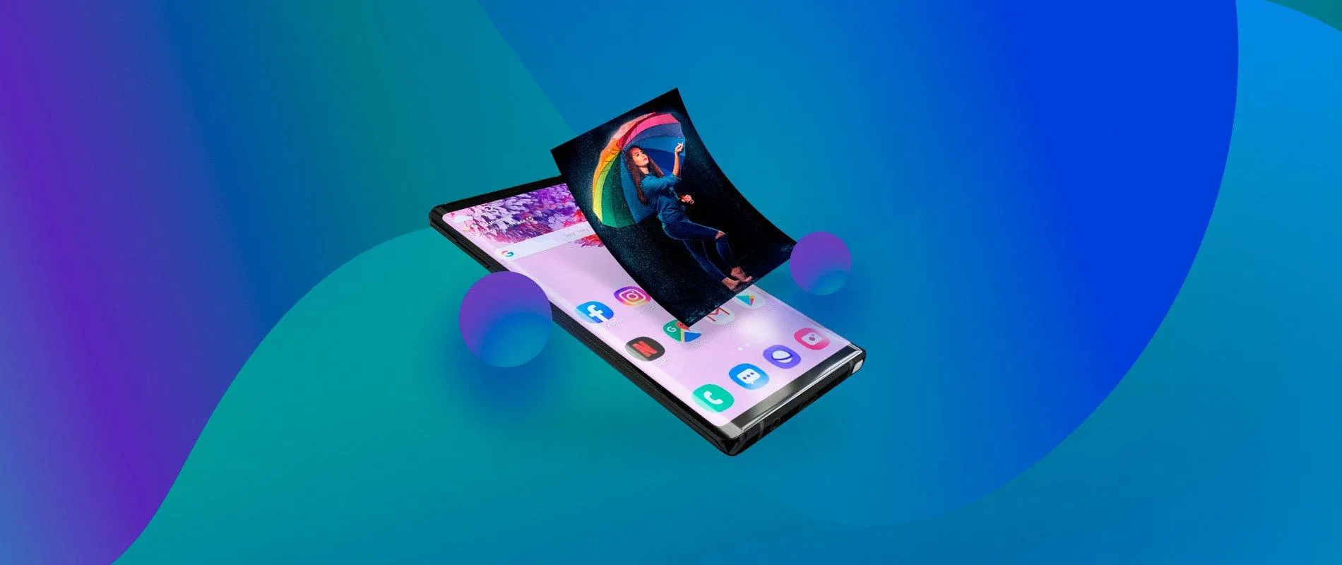 Bạn bè và gia đình của bạn có thể đã chia sẻ những bức ảnh mà bạn đã lỡ xóa (Ảnh: Internet).