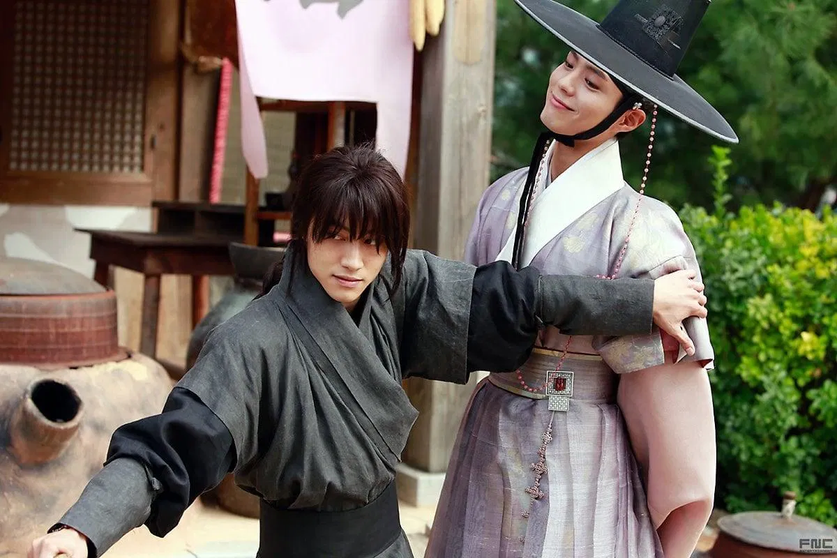 Cặp bromance đáng ghen tỵ của Love In The Moonlight. (Nguồn: Internet)