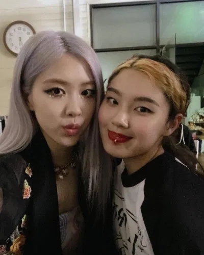 Lee Jung có rất nhiều ảnh chụp cùng với Rosé (Ảnh: Internet)