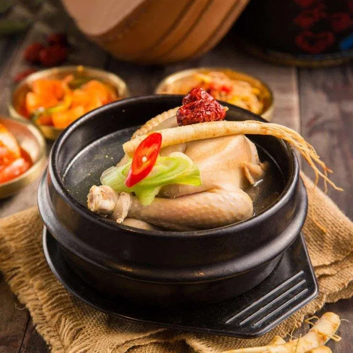 Món gà hầm sâm có táo tàu tốt cho sức khỏe (Nguồn: Internet). Món gà hầm sâm có táo tàu tốt cho sức khỏe (Nguồn: Internet).