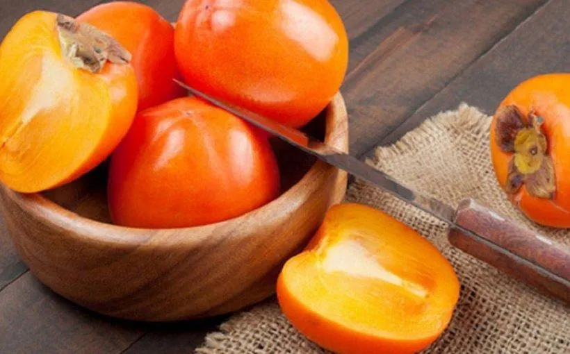 Hàm lượng tanin và pectin trong quả hồng khiến những cơn đau dạ dày của bạn kéo dài hơn (Ảnh: Internet). Hàm lượng tanin và pectin trong quả hồng khiến những cơn đau dạ dày của bạn kéo dài hơn (Ảnh: Internet).