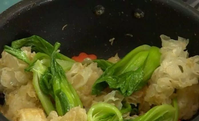 167 Học cách làm nấm tuyết xào chay đổi vị cho cả nhà mới nhất 8 Bước 3: Tiến Hành Làm Nấm Tuyết Xào Chay (Nguồn: Internet)