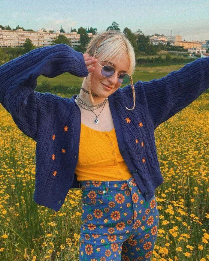 High-fashion cùng một mẫu cardigan xanh siêu xịn (Nguồn: Internet)
